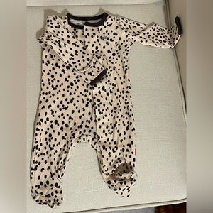 Magnetic Me Sleeper